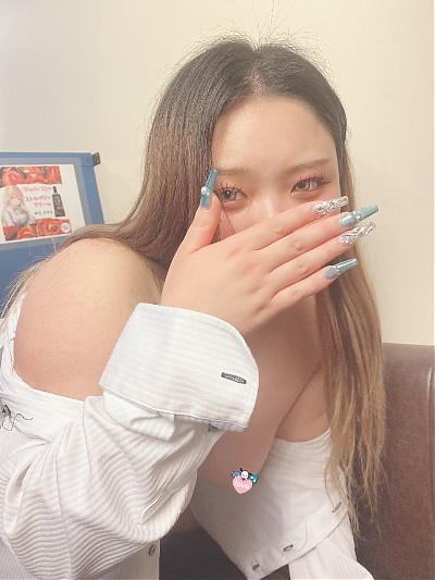 みな